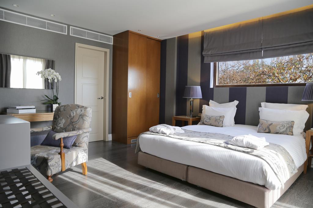 The Y 4* Athens